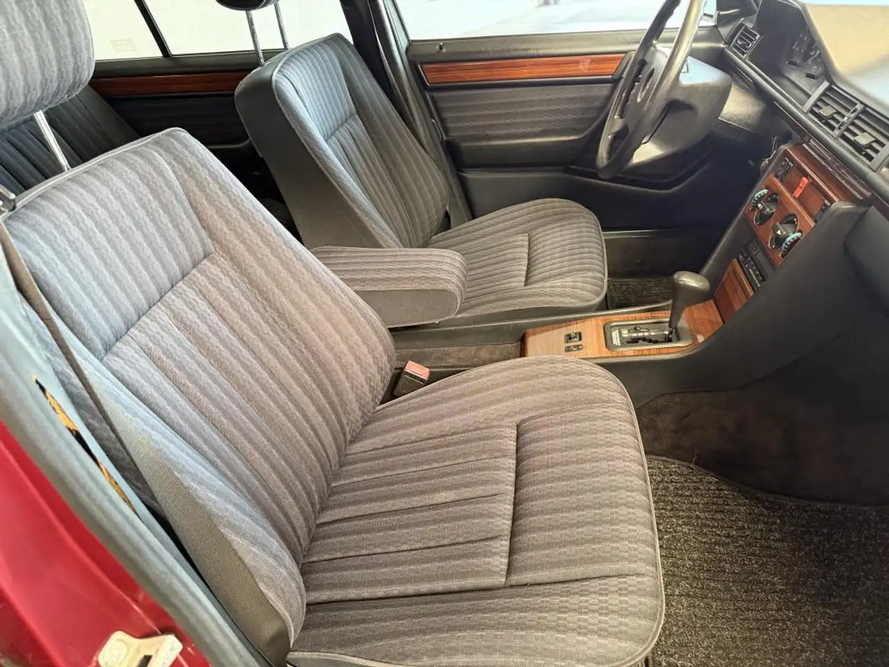 Mercedes-Benz 230 E, foto 10