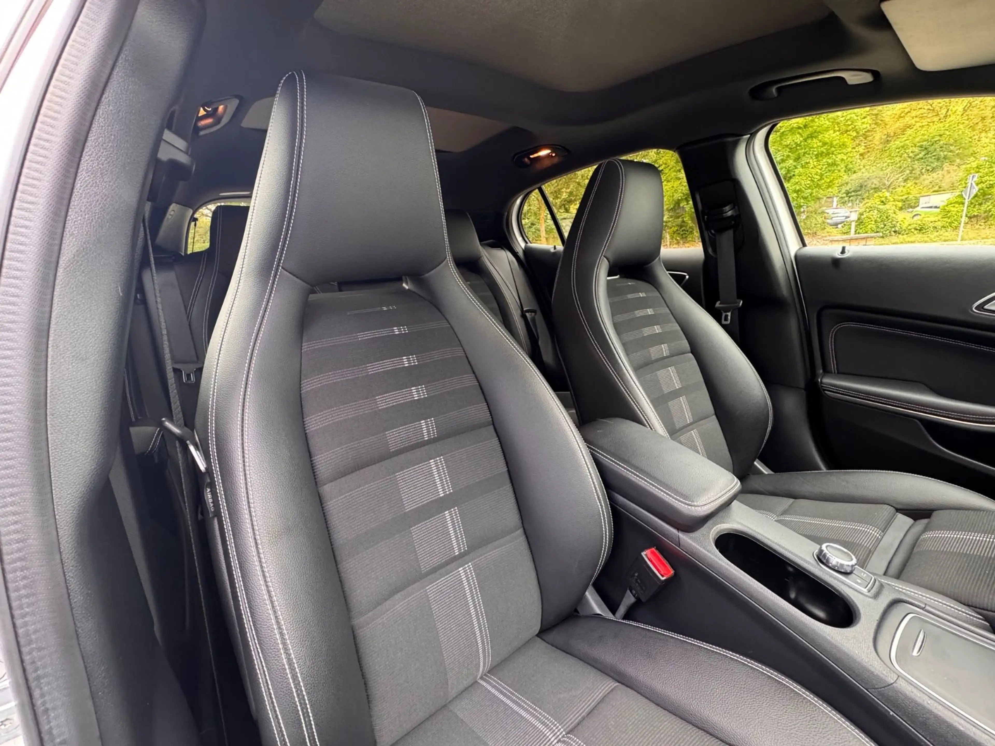 Mercedes-Benz GLA 220 4Matic Urban*Panorama*LED*Garantie — photo 15