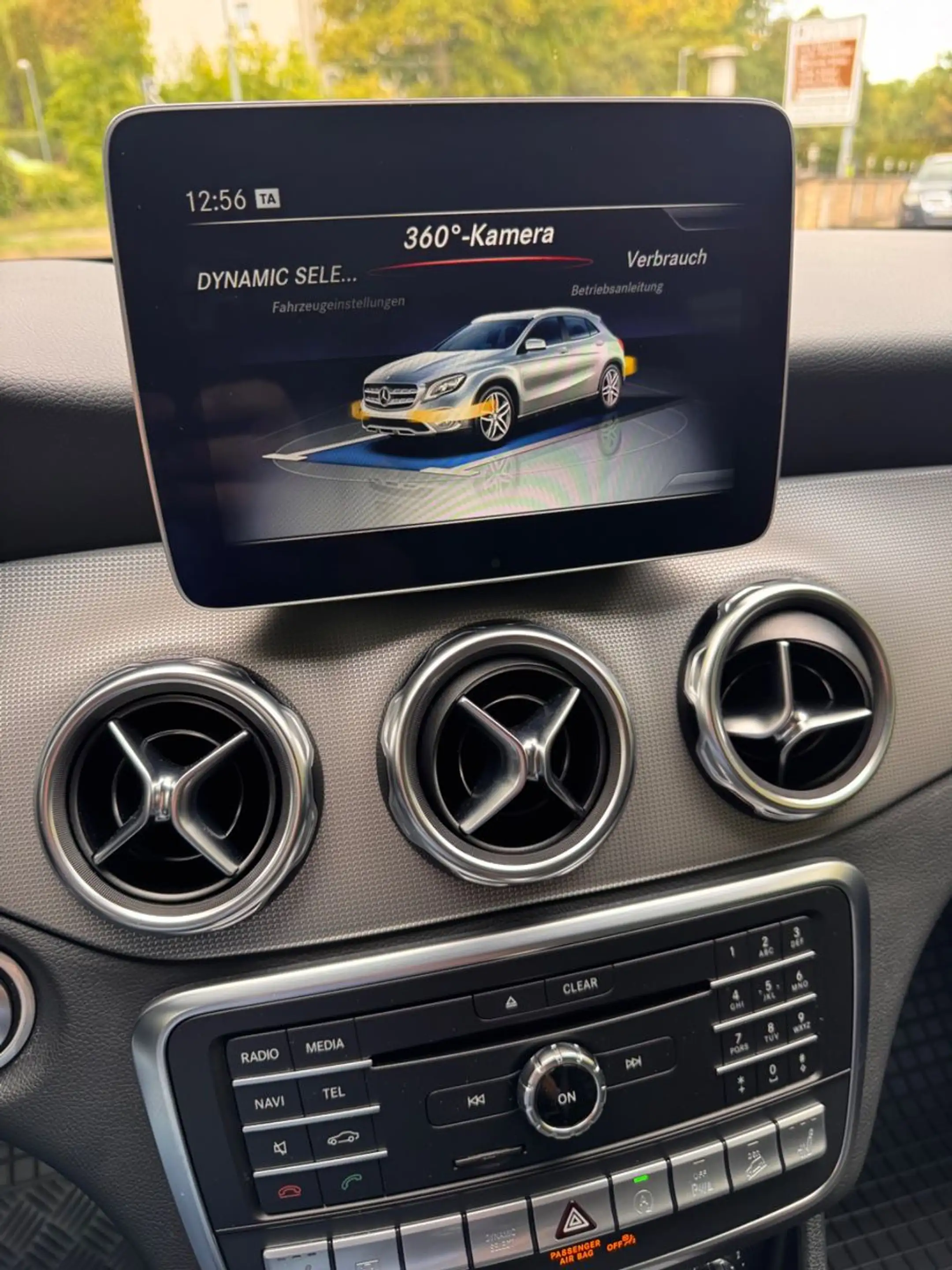 Mercedes-Benz GLA 220 4Matic Urban*Panorama*LED*Garantie — photo 19