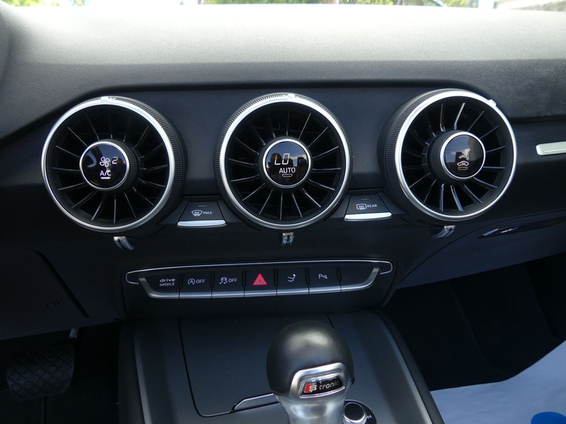 Audi TT Cabrio 45 TFSI S-Line Virtual Cockpit Kamera — photo 14