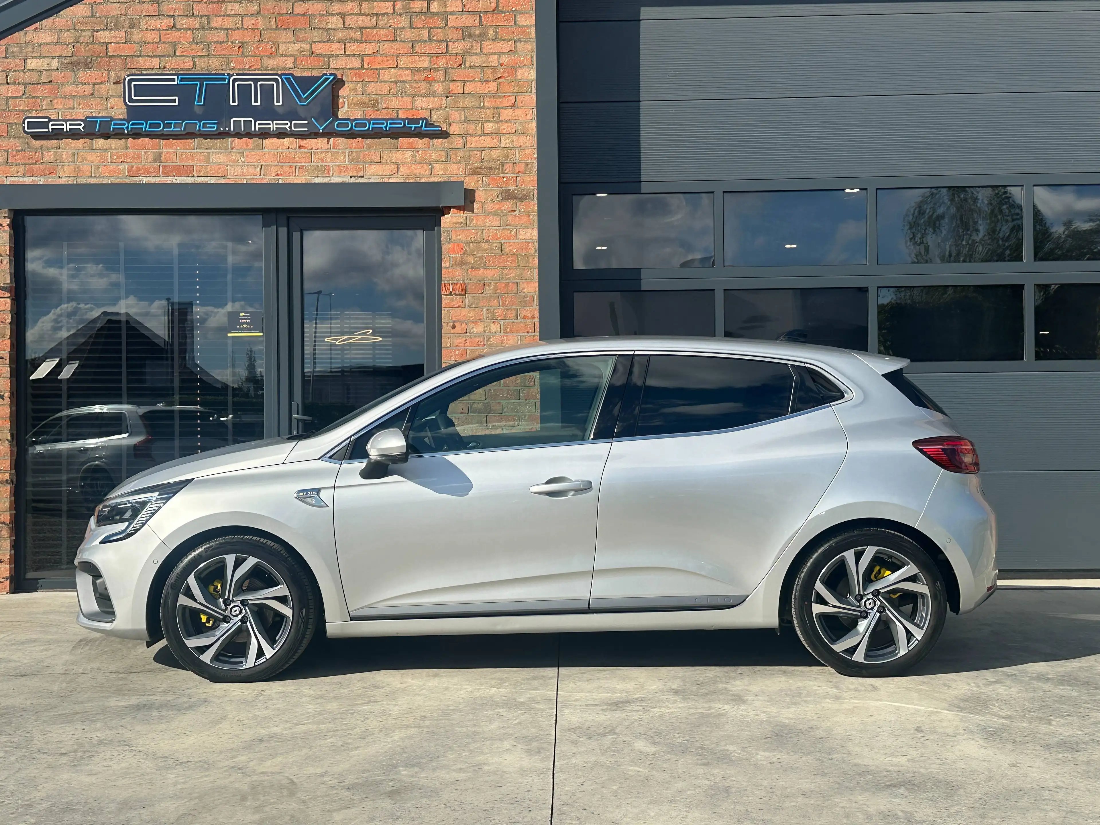 Renault Clio Hybrid 1.6i E-TECH R.S Line SPORT! 17700km 1e Eigenaar! BLIS - Leder - ACC - Enz ... — photo 2