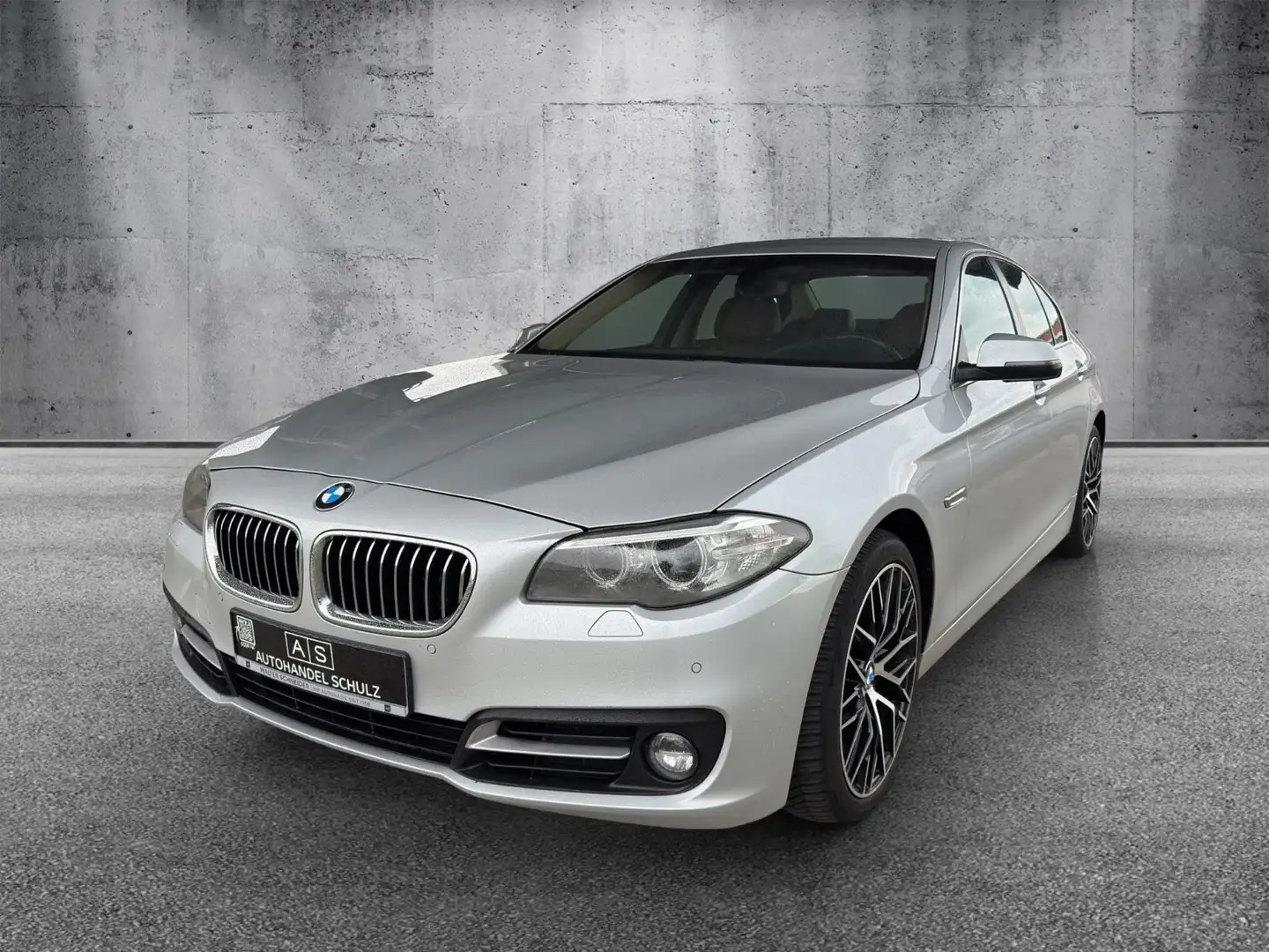 BMW 530 d Lim./Vollleder/Memory/Euro6/Steuerkette NEU Stříbrná - 1
