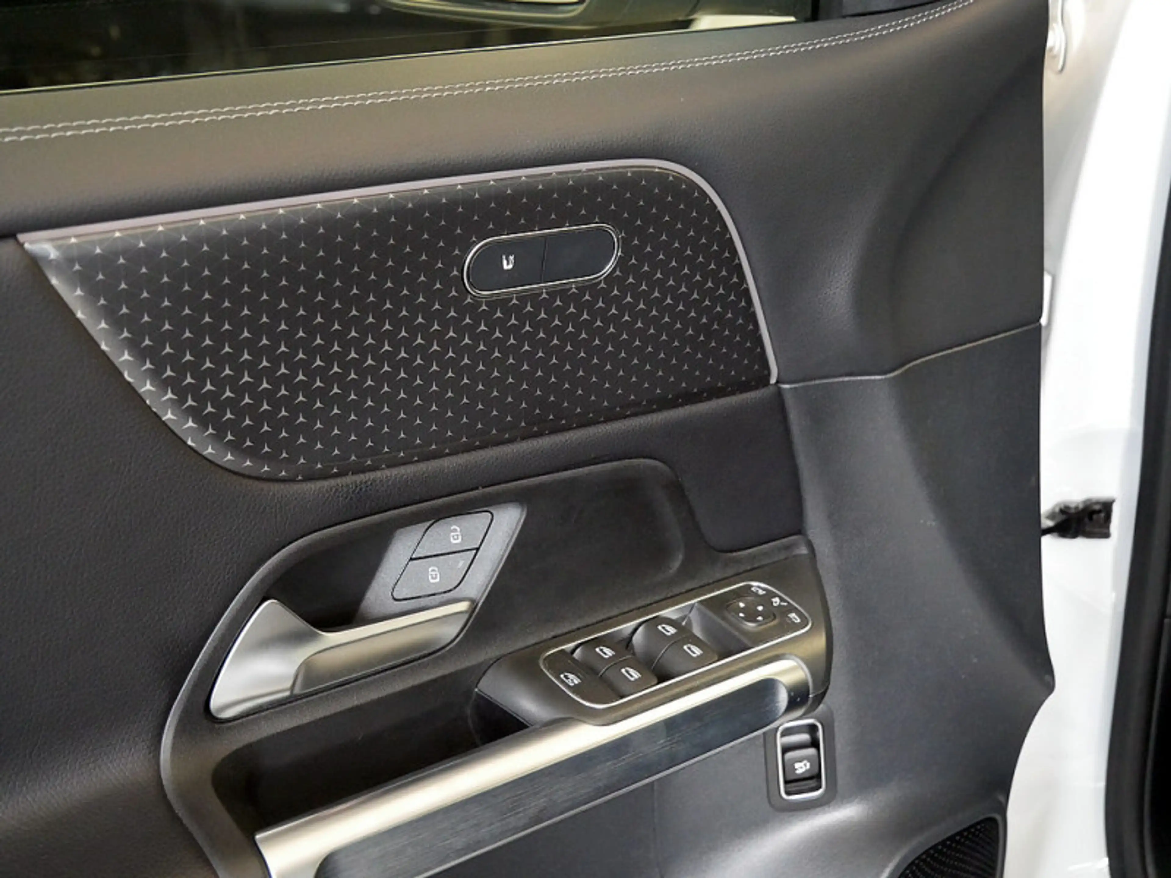 Mercedes-Benz GLB 220 d 4M , PROGRESSIVE MULTI AHK KAMERA SPUR — photo 14