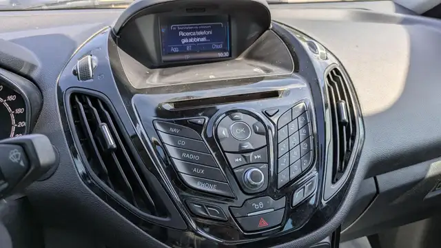Ford B-Max view 11