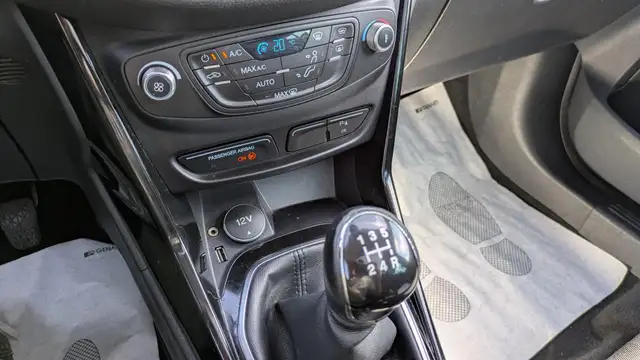 Ford B-Max view 12