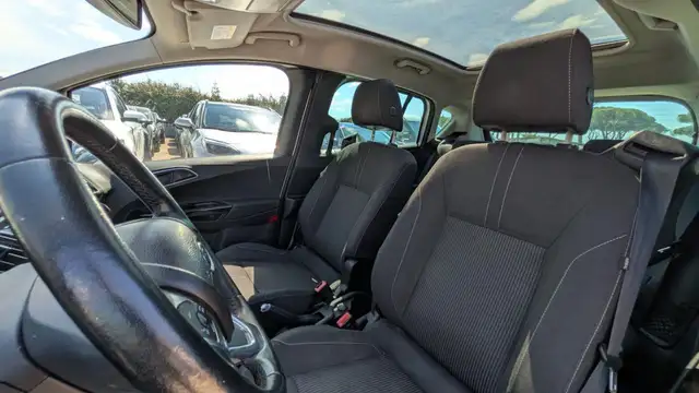 Ford B-Max view 13