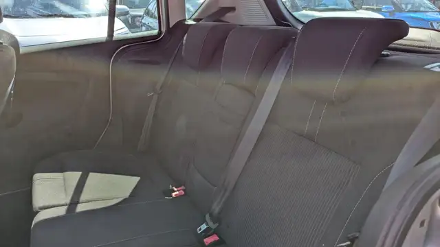 Ford B-Max view 15