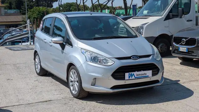 Ford B-Max view 3