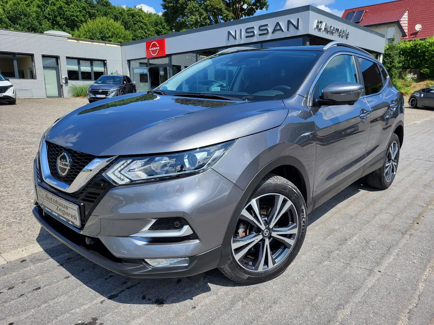 Nissan Qashqai N-Connecta Automatik Grijs - 1