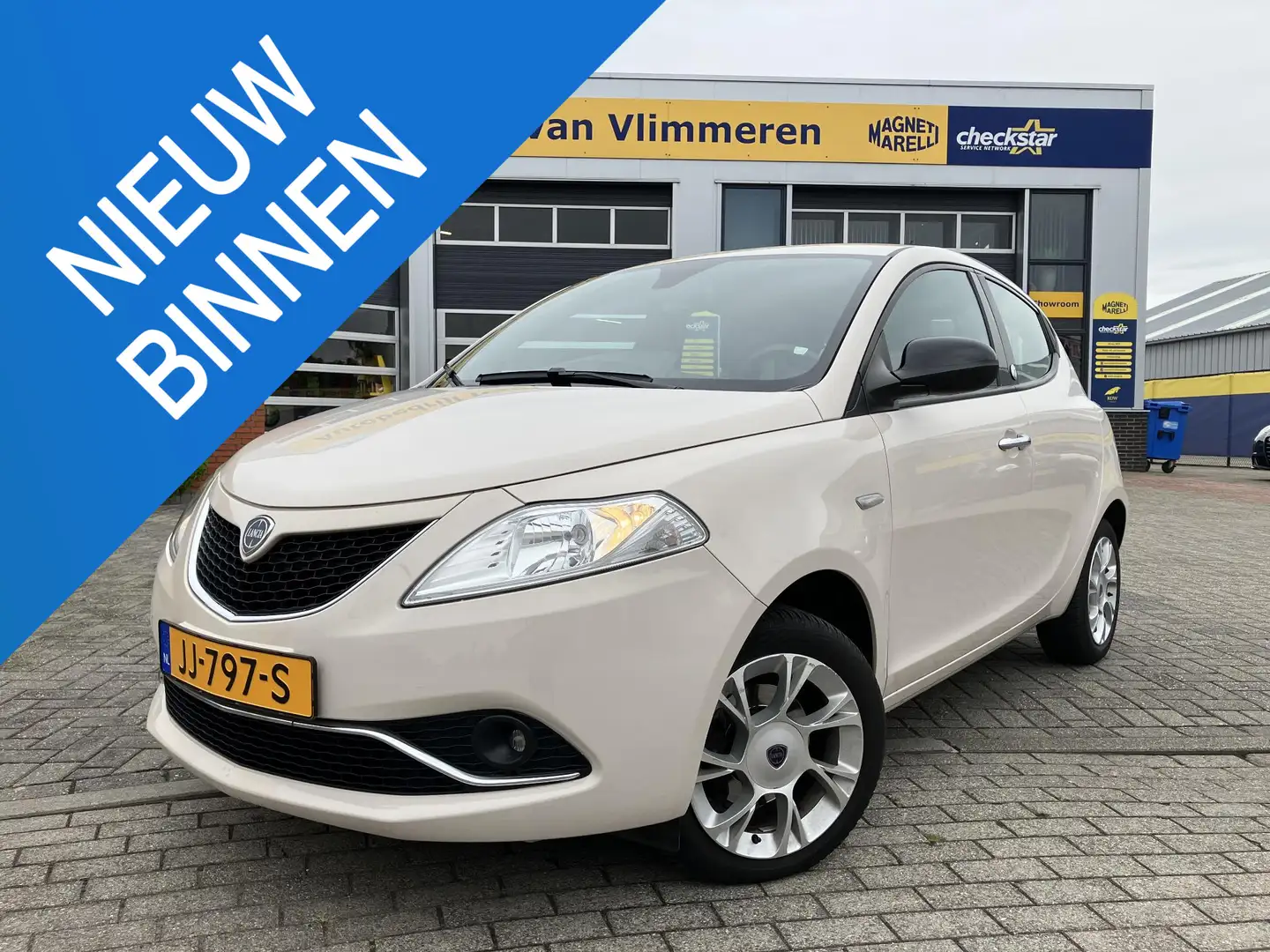 Lancia Ypsilon 0.9 TwinAir Opening Edition | Automaat | Gelb - 1