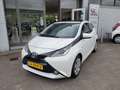 Toyota Aygo 1.0 VVT-i x-wave |El.bed. vouwdak, Airco, el.ramen Wit - thumbnail 2