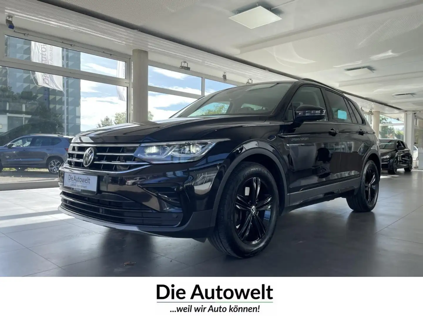 Volkswagen Tiguan Urban Sport 4Mo 2.0 TDI DSG NAVI LED ACC Klima Schwarz - 1