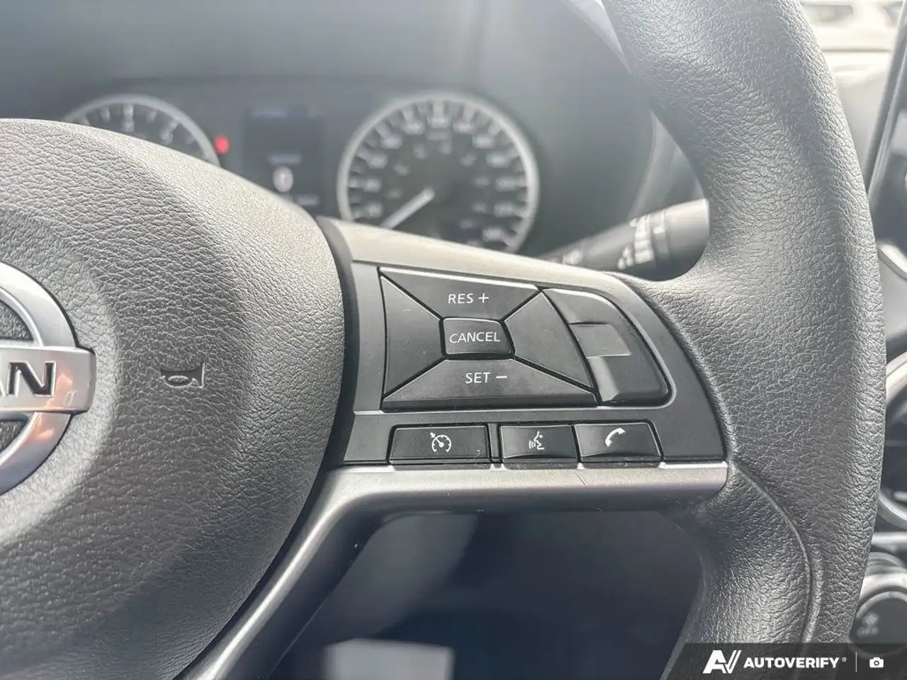 Nissan Sentra снимка Nissan Sentra