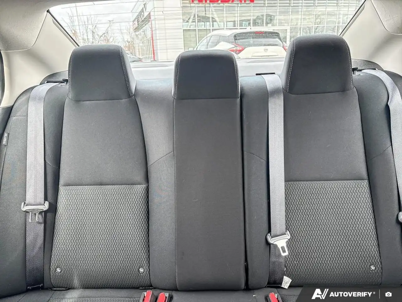 Nissan Sentra снимка Nissan Sentra
