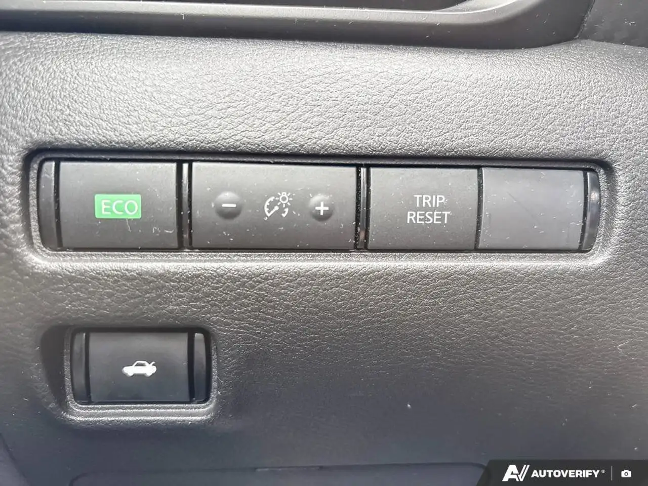 Nissan Sentra снимка Nissan Sentra