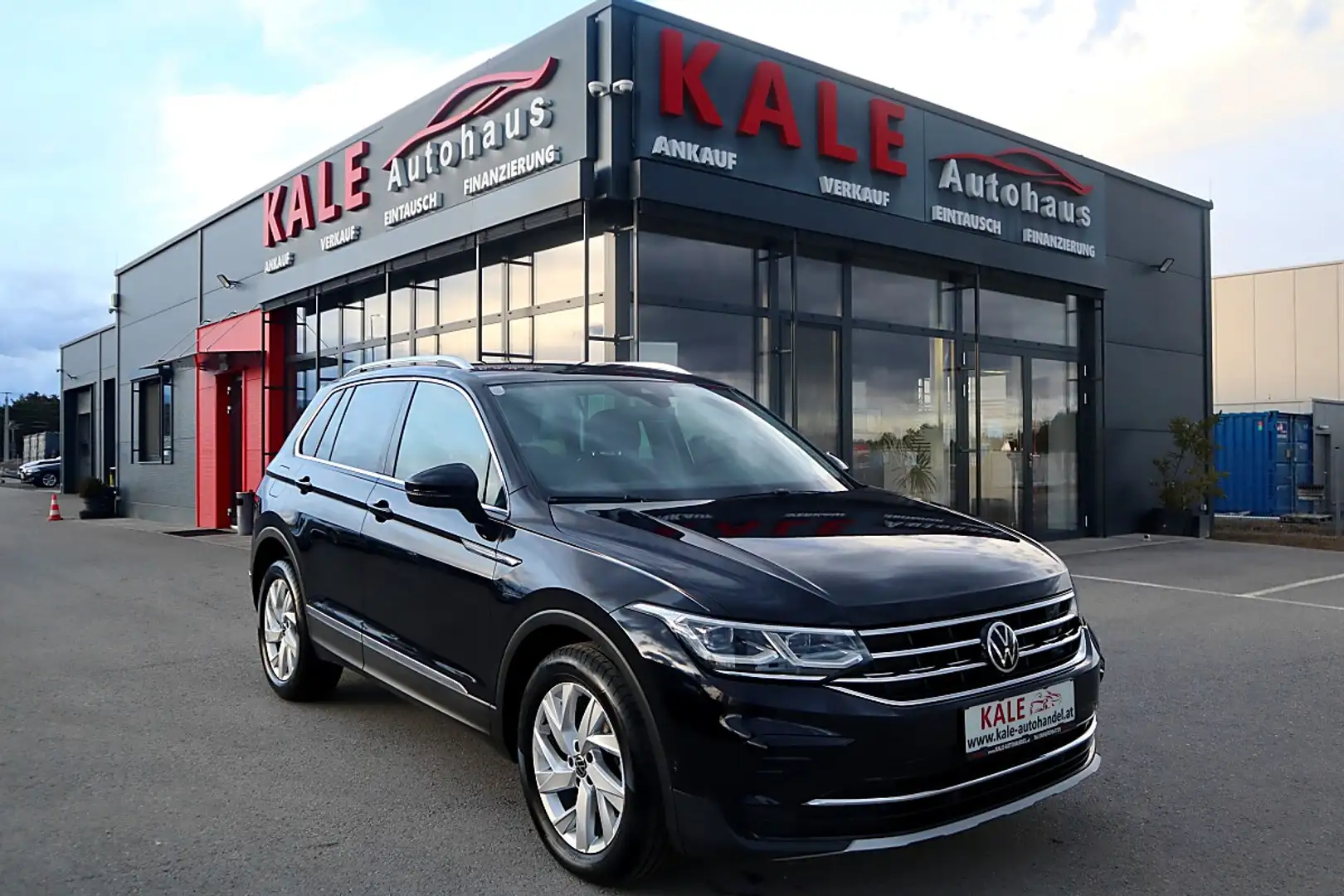 Volkswagen Tiguan 2,0 TDI Elegance DSG Schwarz - 1
