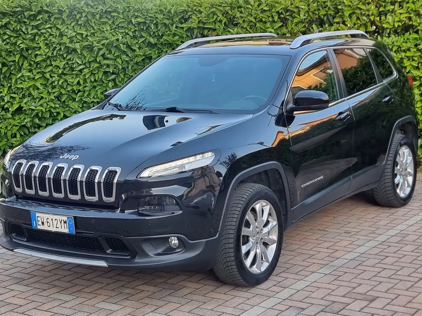 Jeep Cherokee 2.0 mjt II Longitude 4wd active drive I 170cv auto Fekete - 2