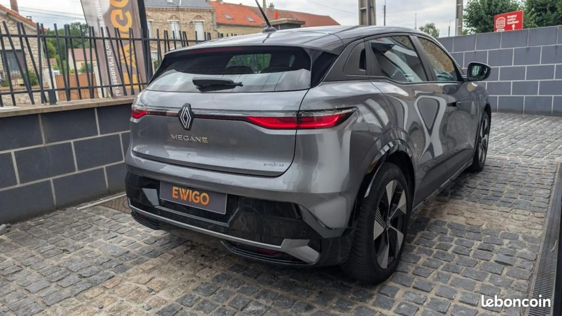 Renault Megane Mégane EV60 E-TECH EQUILIBRE 220ch OPTIMUM CHARGE SoH 94% Gris - 2