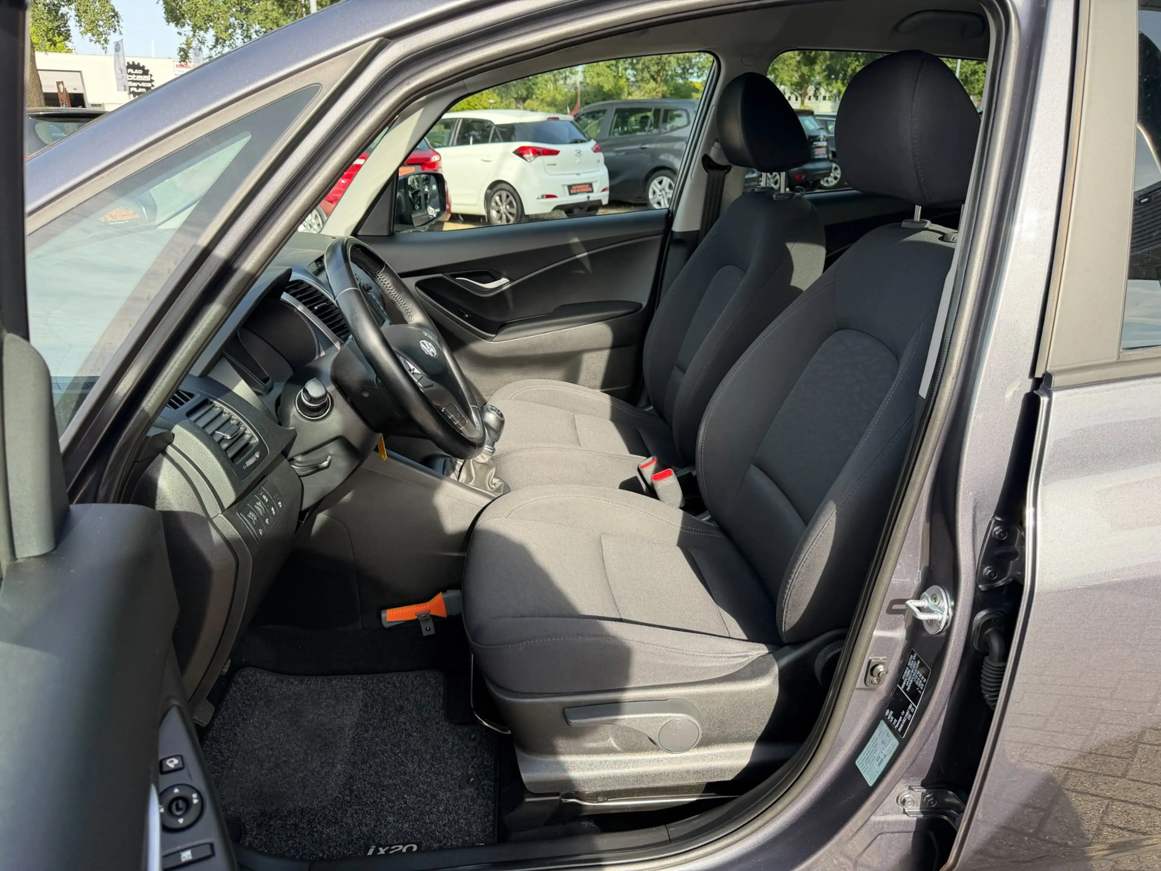 Hyundai iX20 1.4i Go! Navi, Trekhaak, Camera, etc — photo 5