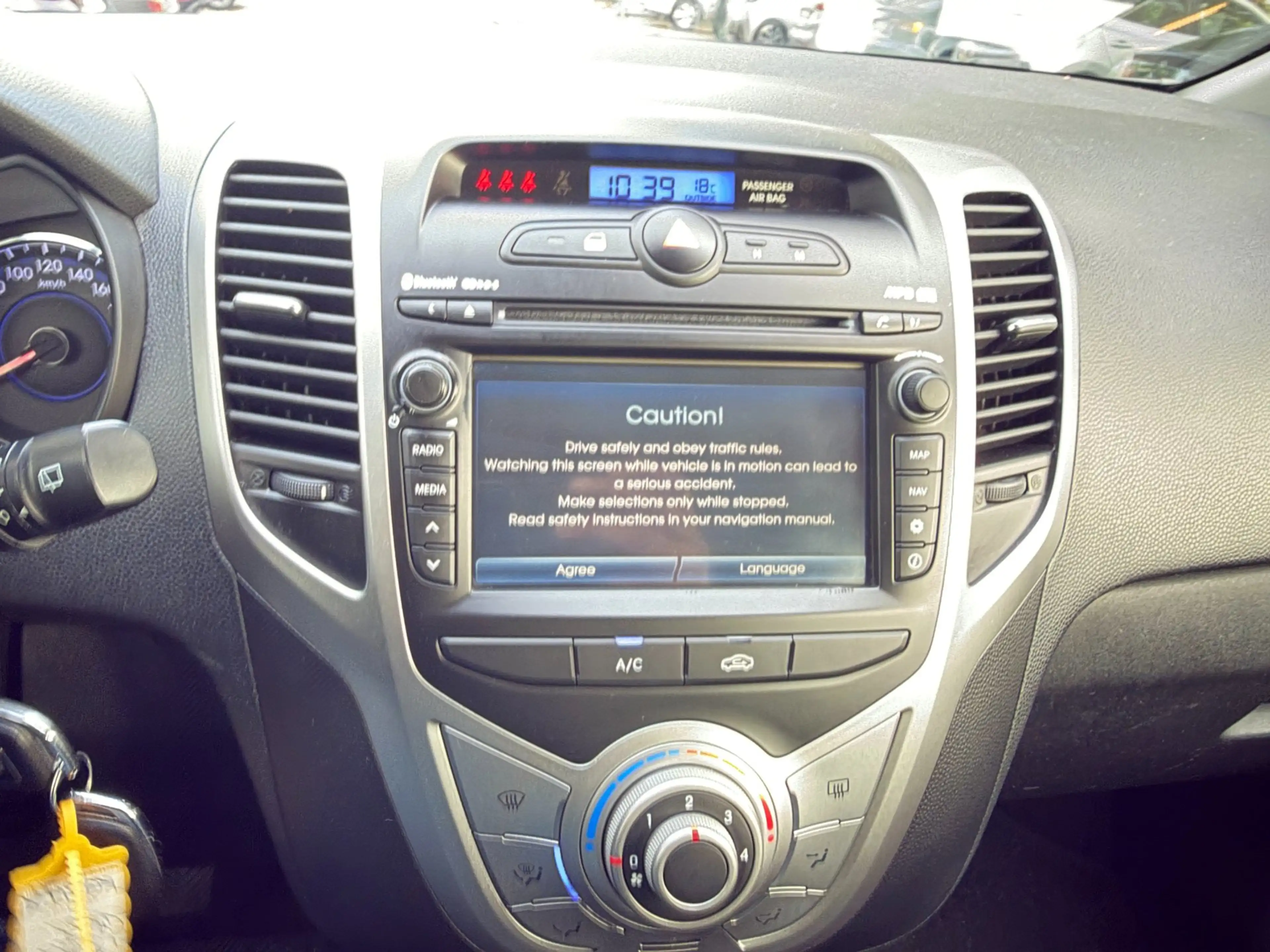 Hyundai iX20 1.4i Go! Navi, Trekhaak, Camera, etc — photo 13