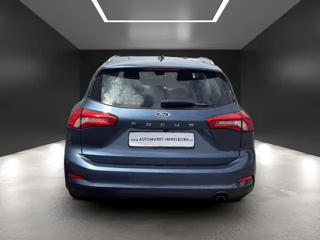 Ford Focus view 9