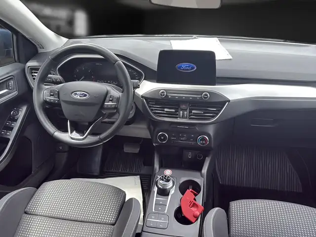 Ford Focus view 15