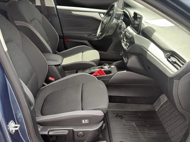 Ford Focus view 14