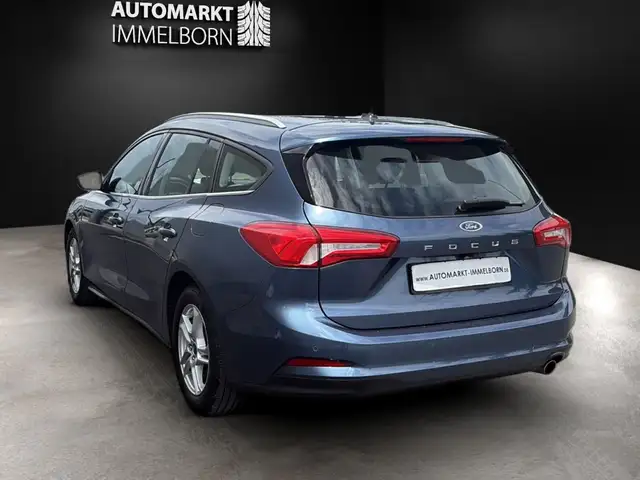 Ford Focus view 4