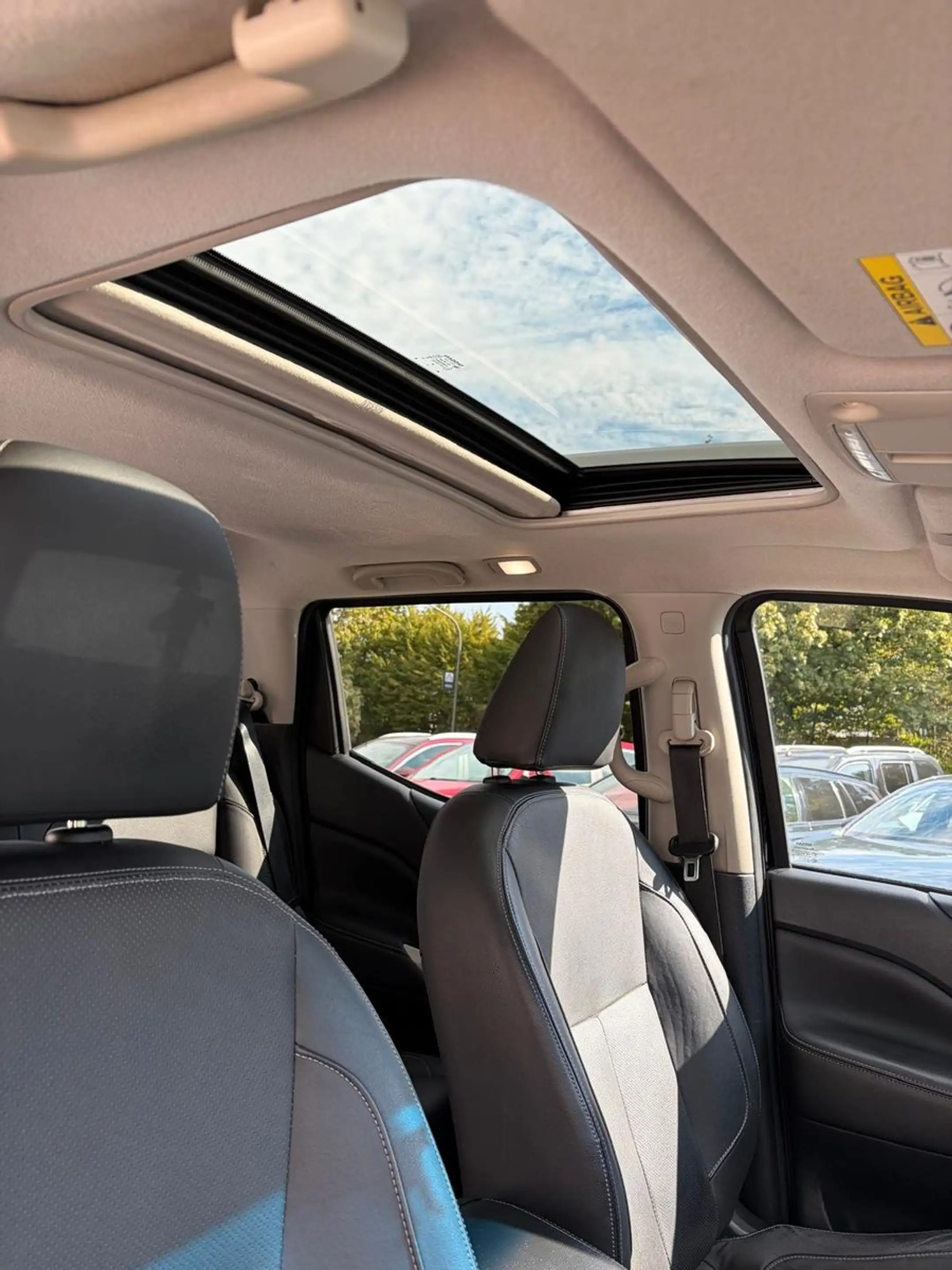 Nissan Navara NP300 Double Cab 4x4 / Schiebedach/360° — photo 10