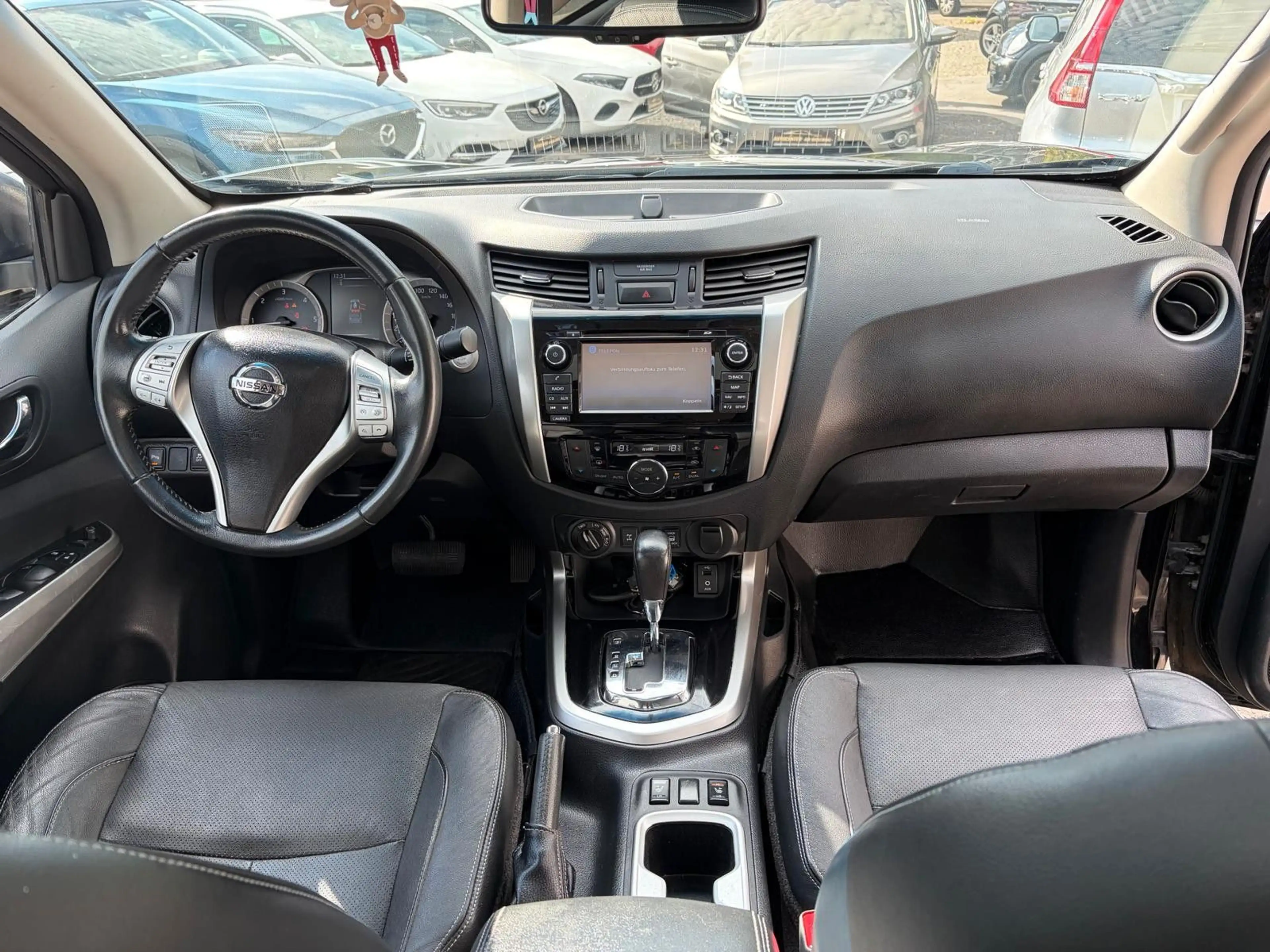Nissan Navara NP300 Double Cab 4x4 / Schiebedach/360° — photo 8