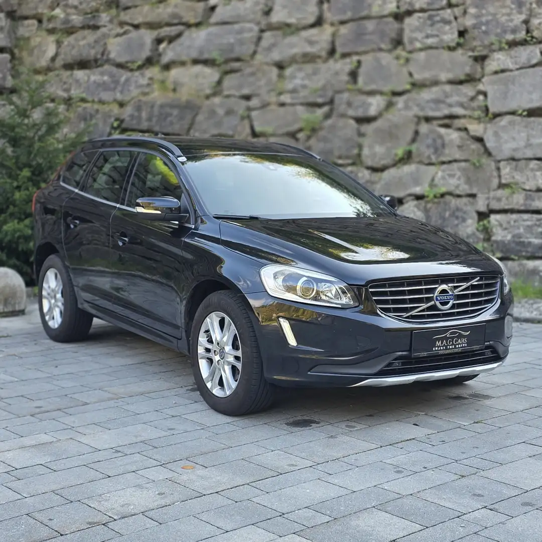 Volvo XC60 D3 Momentum R-Design Geartronic - 1