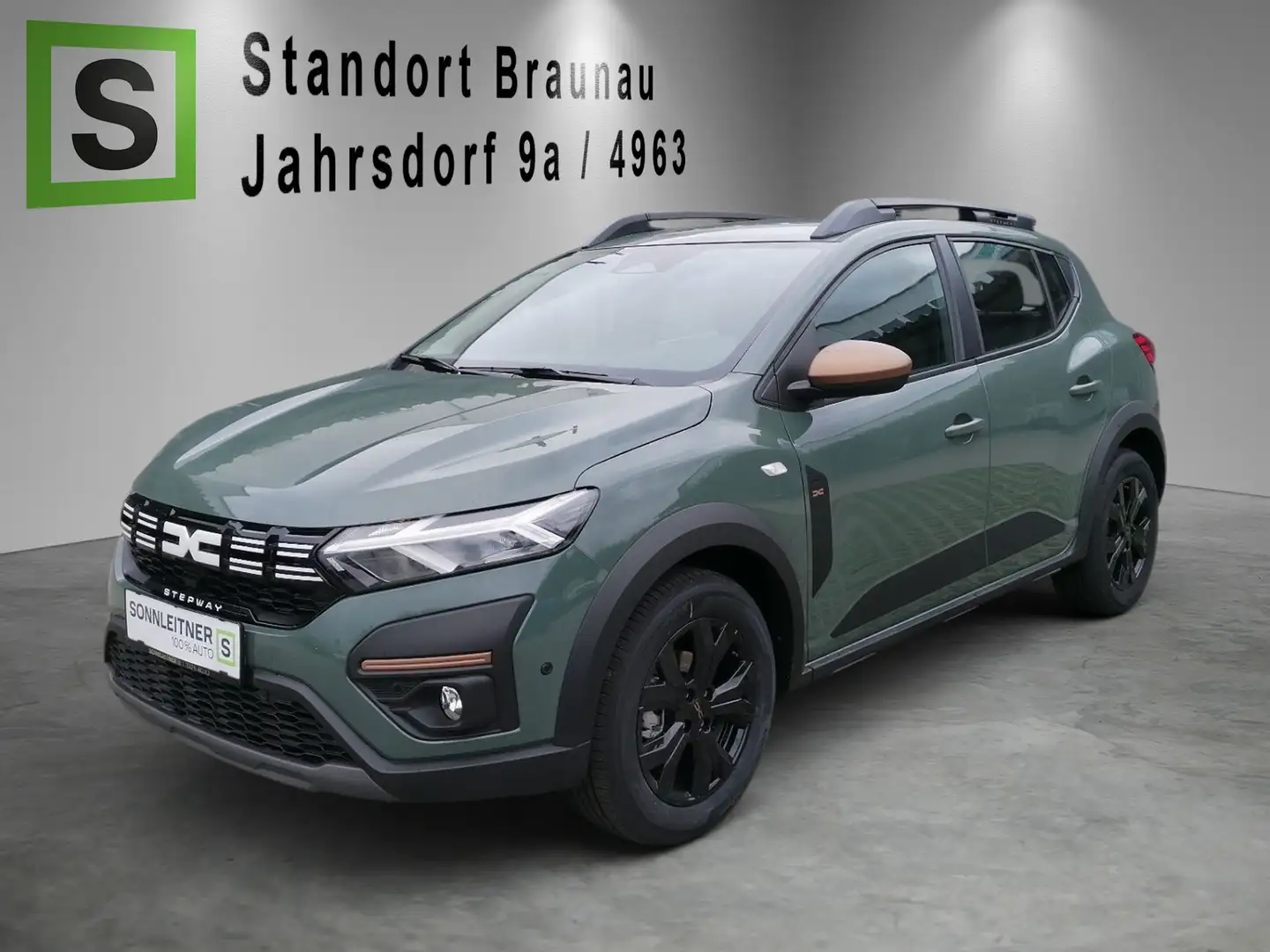 Dacia Sandero SANDERO Stepway Extreme+ TCe 90 Grün - 2