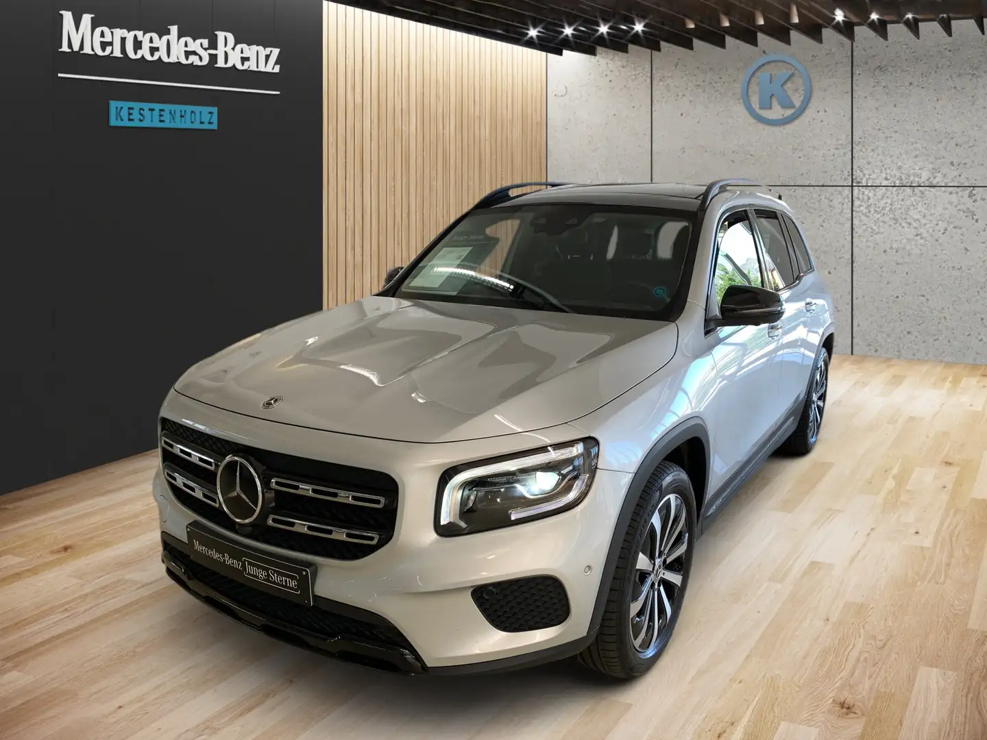 Mercedes-Benz GLB 250 GLB 250 4MATIC *AHK*MEMO*STHZ*SHZ*KLIMA*PANO*  LED Silber - 1