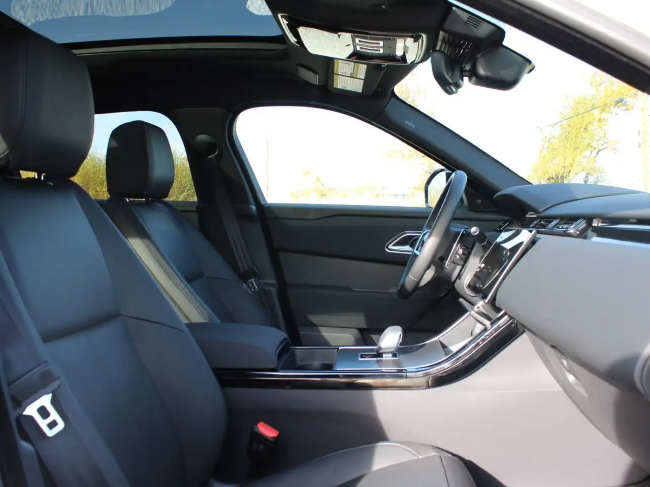 Land Rover Range Rover Velar снимка Land Rover Range Rover Velar