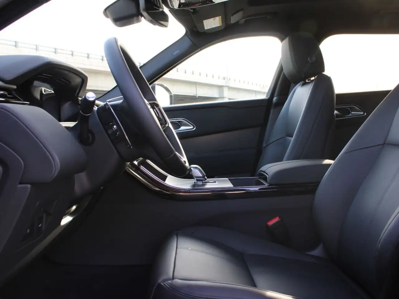 Land Rover Range Rover Velar снимка Land Rover Range Rover Velar