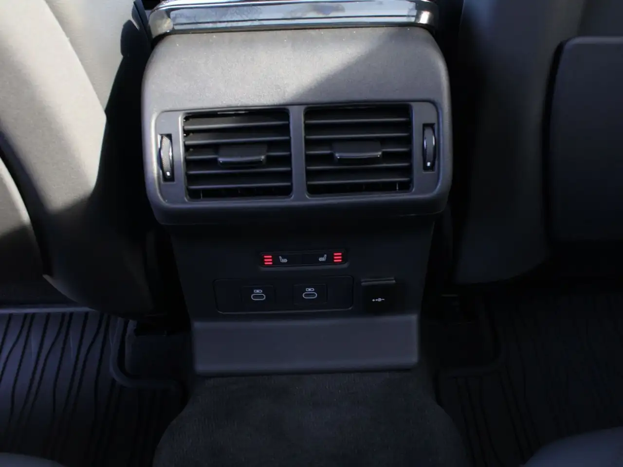 Land Rover Range Rover Velar снимка Land Rover Range Rover Velar