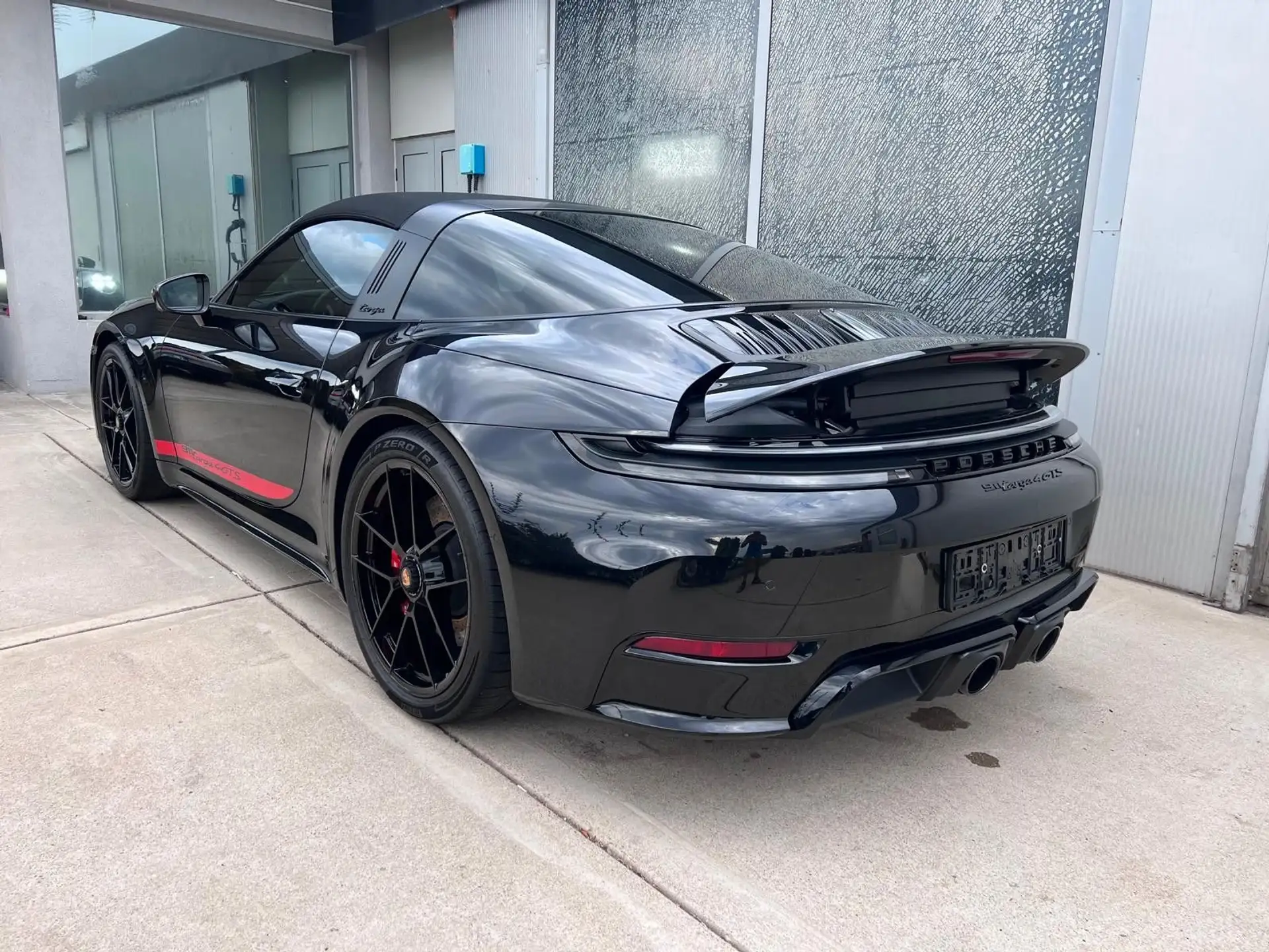 포르쉐 911 Carrera 4 GTS Cabriolet 2026 검정 사진 6