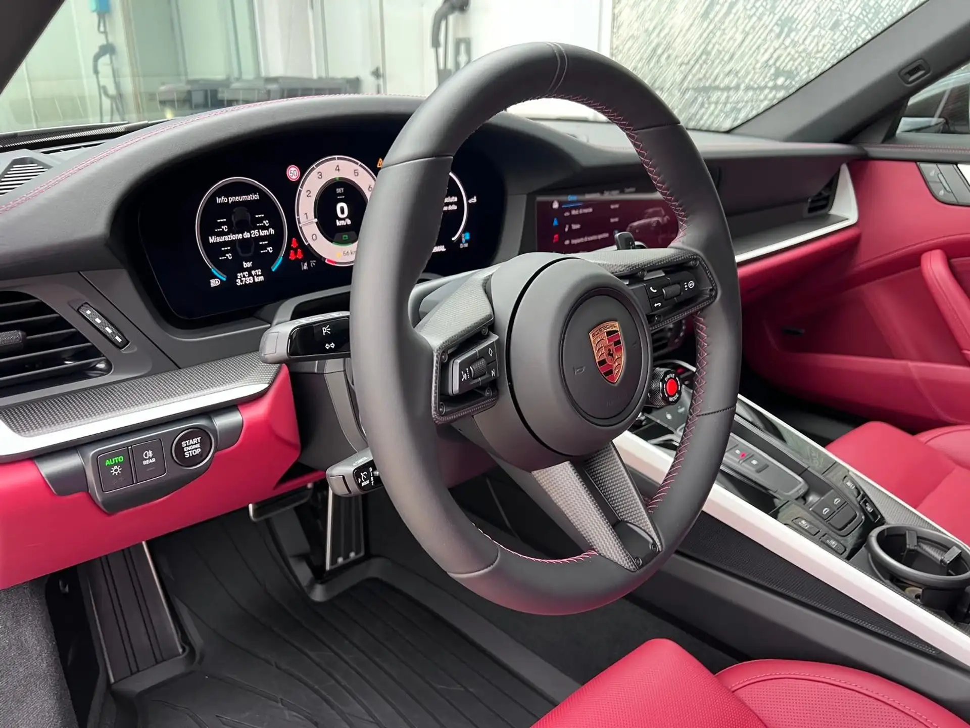 포르쉐 911 Carrera 4 GTS Cabriolet 2026 검정 사진 8