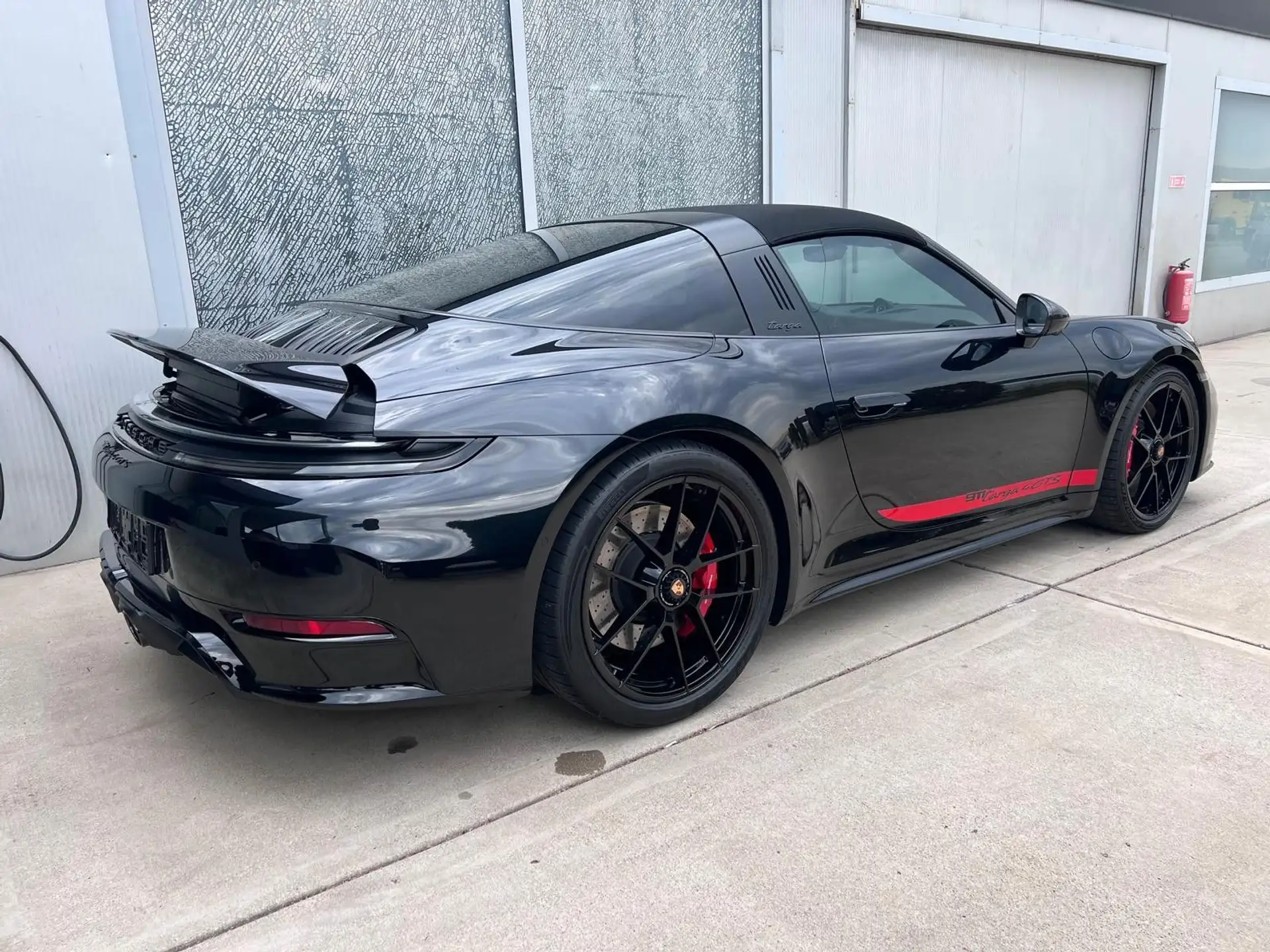 포르쉐 911 Carrera 4 GTS Cabriolet 2026 검정 사진 4
