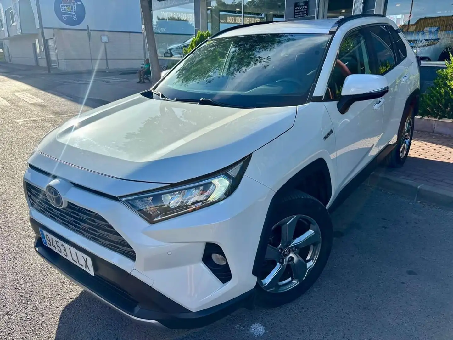 Toyota RAV 4 2.5 hybrid 2WD Advance Blanc - 2