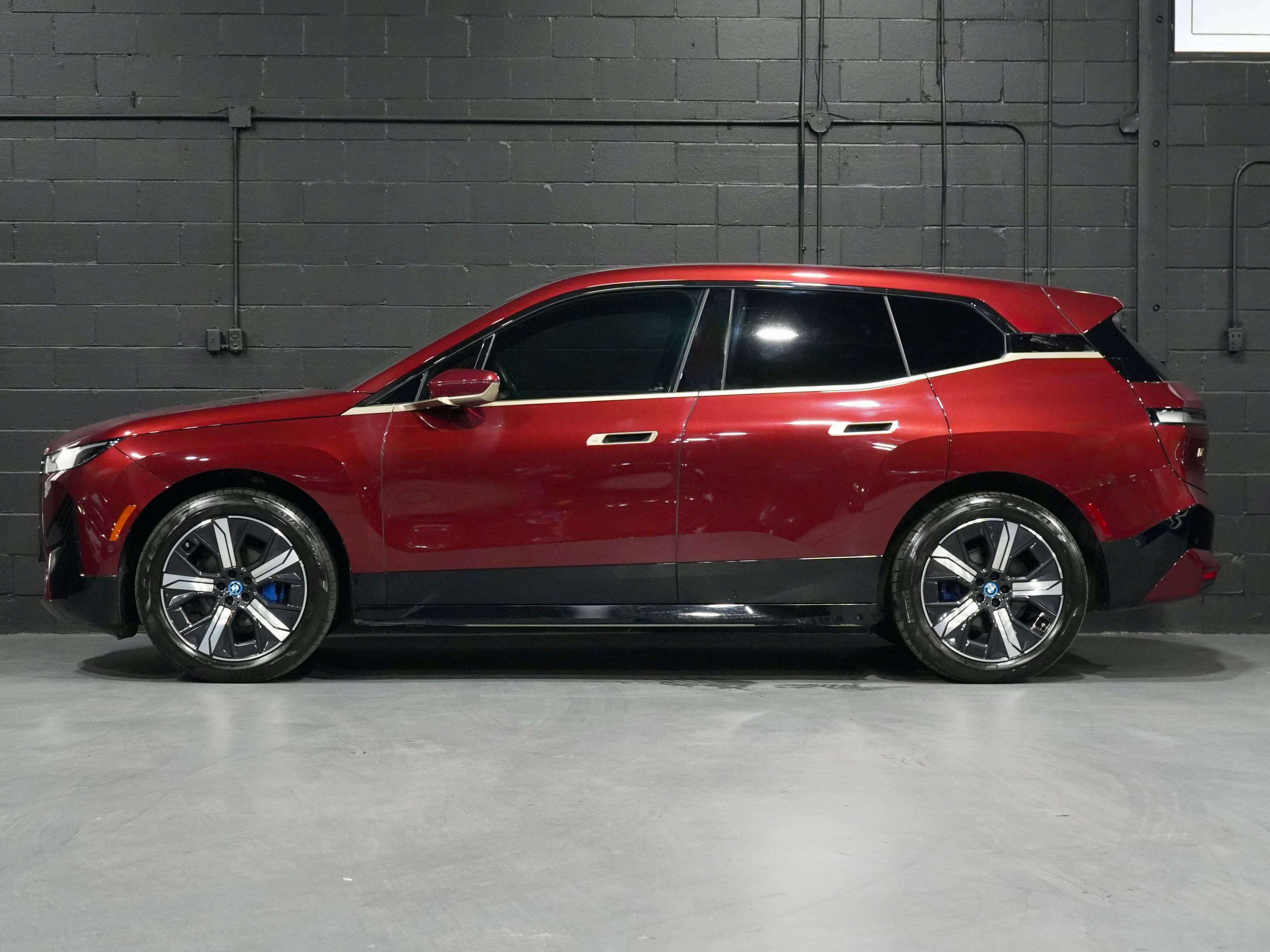 2023 BMW iX
