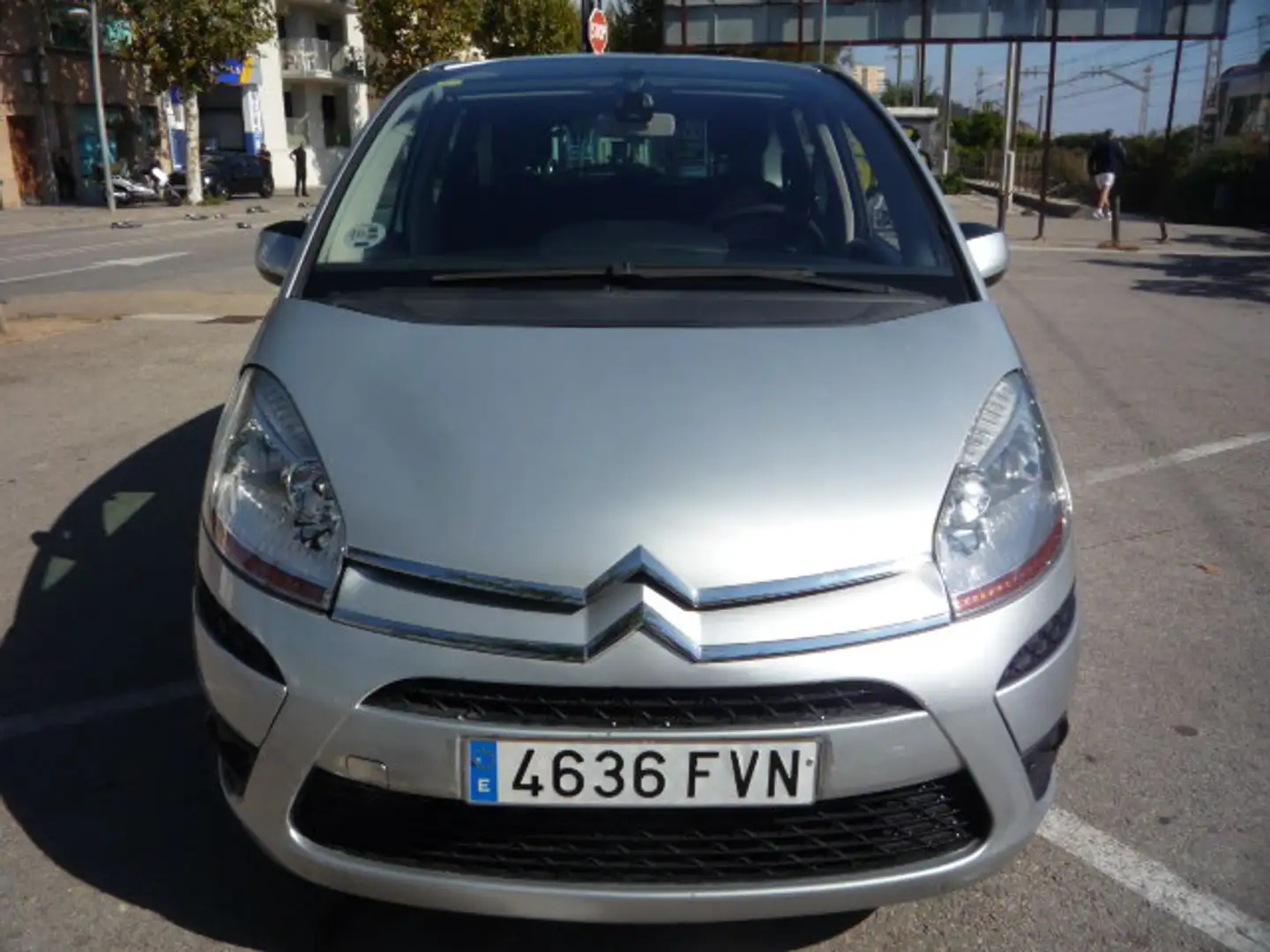 Citroen C4 Picasso 1.6HDI SX Plateado - 2