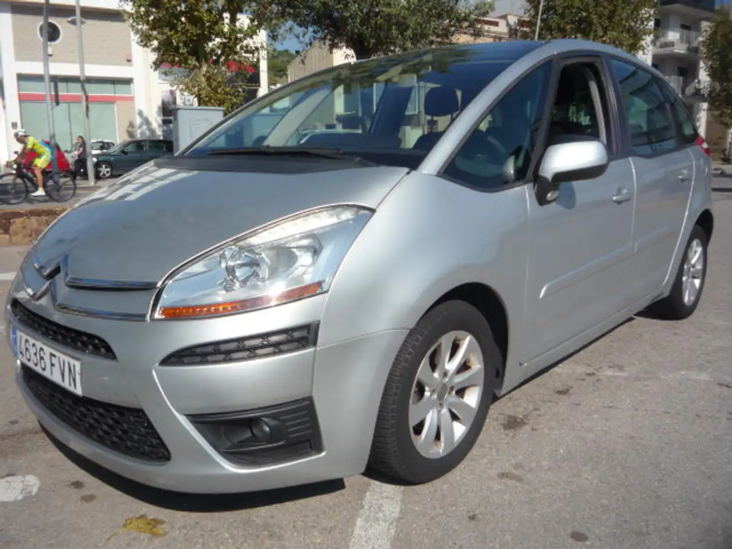 Citroen C4 Picasso 1.6HDI SX Plateado - 1
