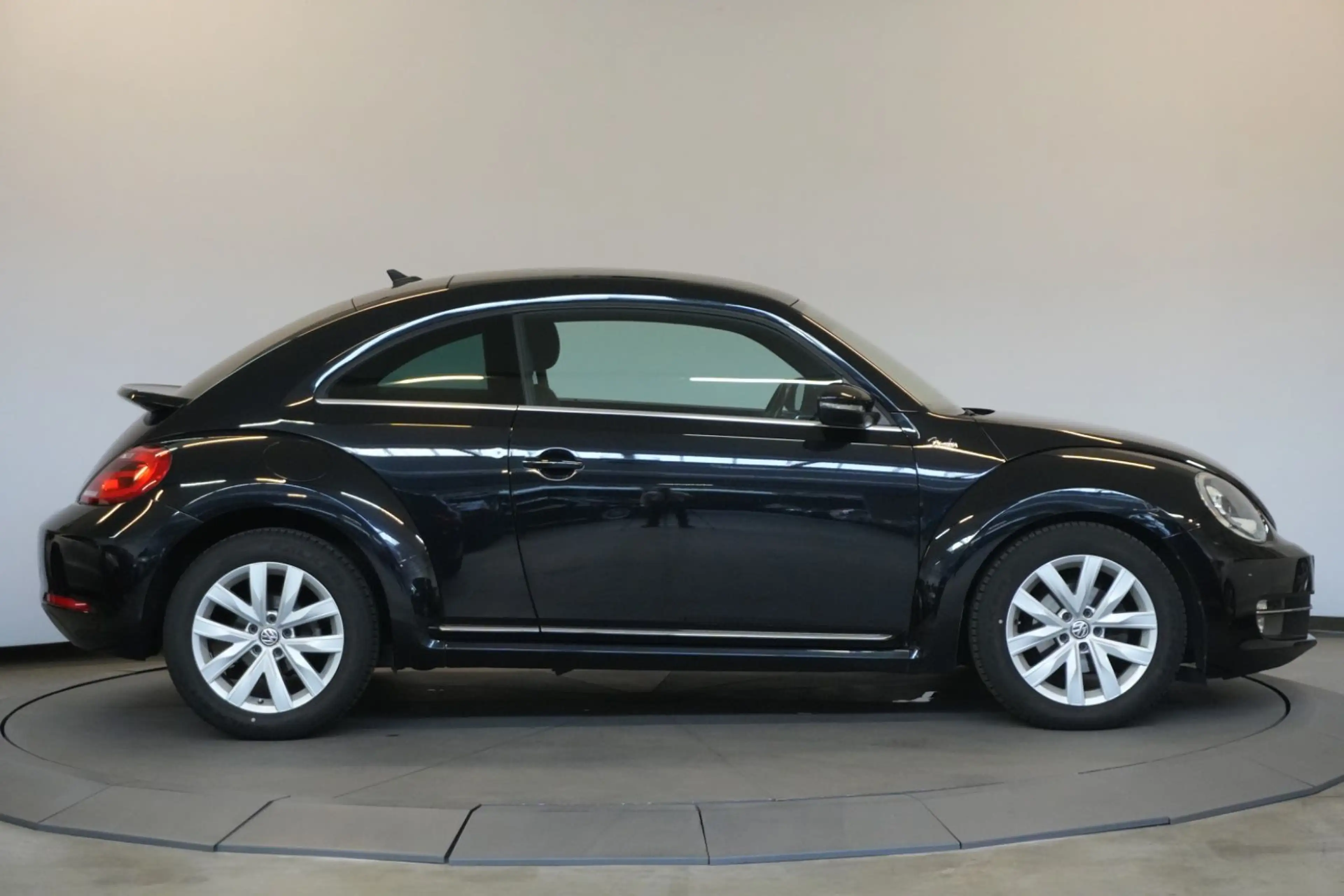 Volkswagen Beetle Lim. 2.0 DSG Sport StzHzg PDC — photo 6