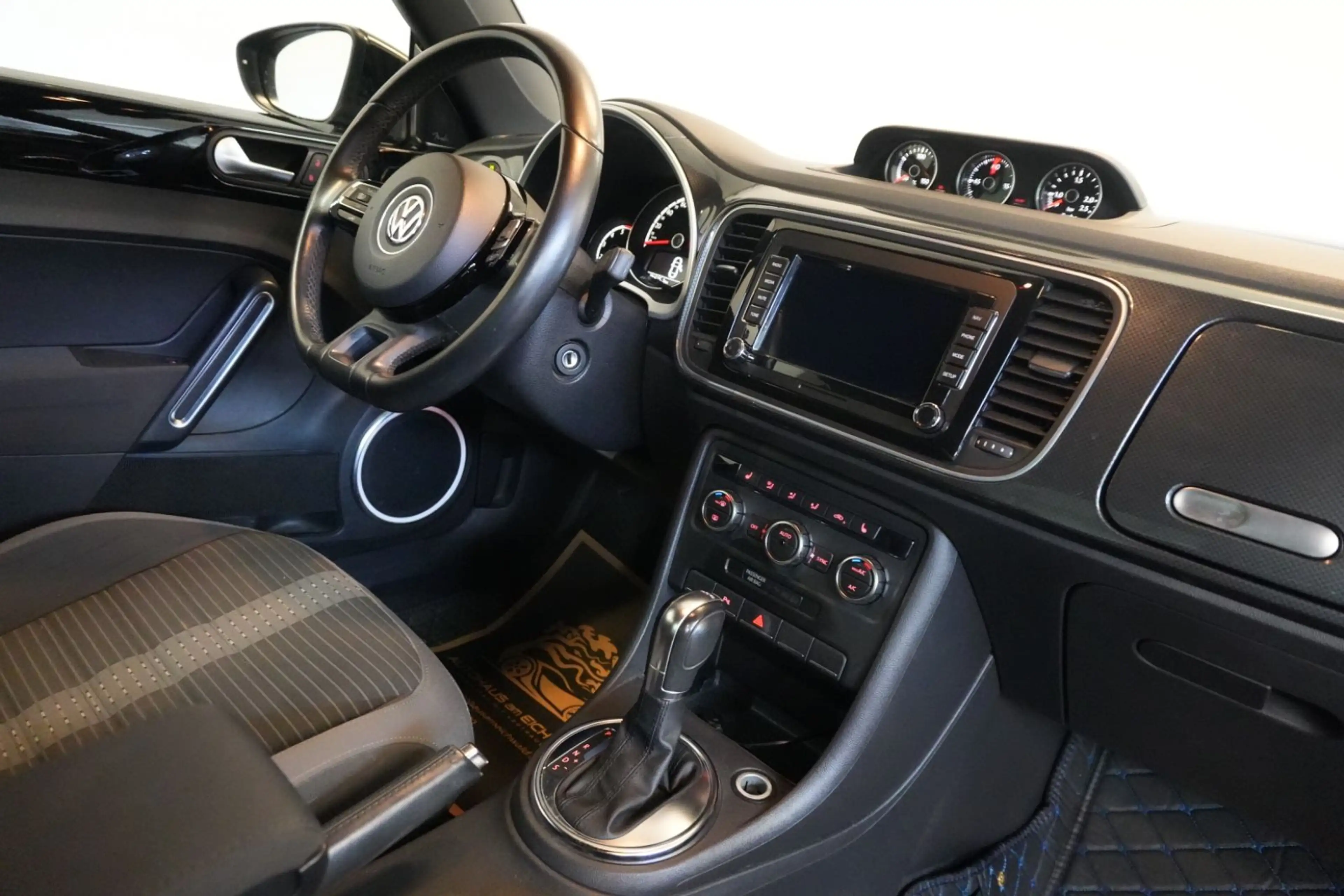 Volkswagen Beetle Lim. 2.0 DSG Sport StzHzg PDC — photo 15