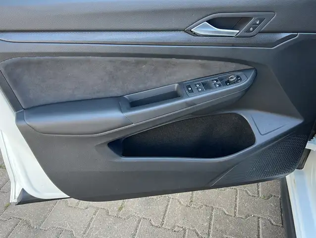 Volkswagen Golf view 10