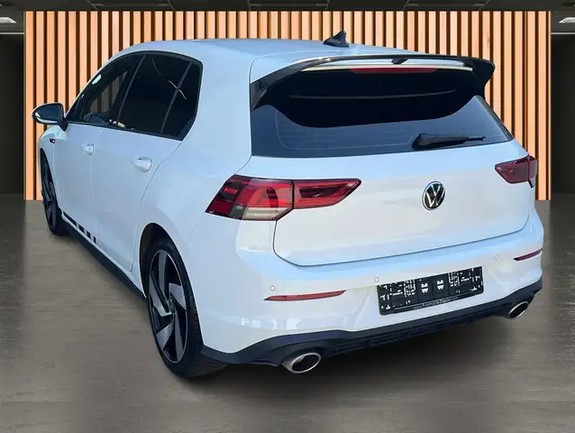 Volkswagen Golf view 4
