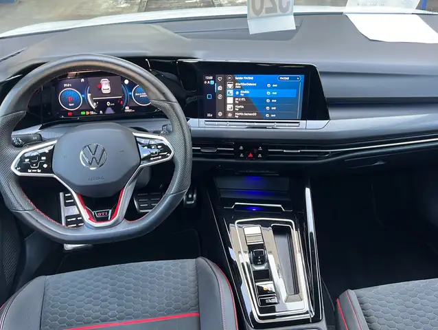 Volkswagen Golf view 3