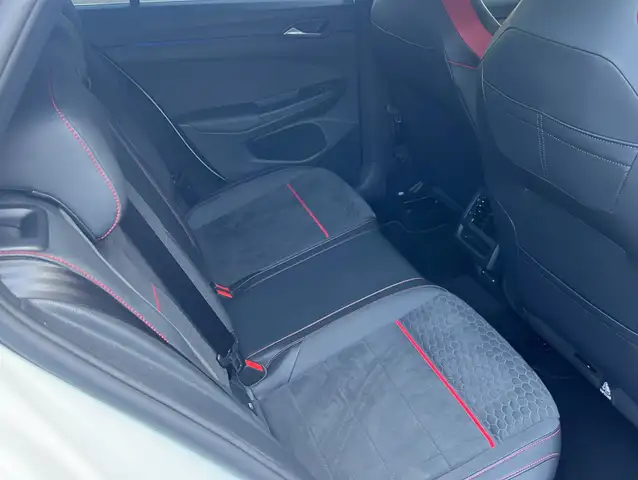 Volkswagen Golf view 14