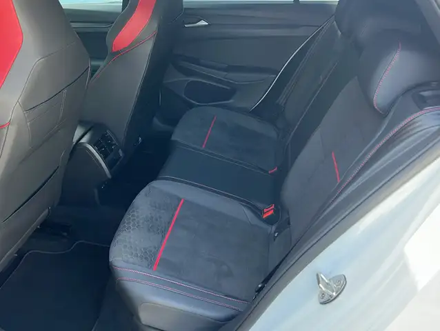 Volkswagen Golf view 12